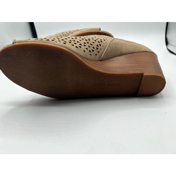 Violet & red laser cut out open toe zipper back wedge booties taupe Sz 10 - Picture 3 of 6